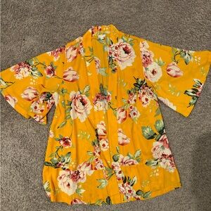 LuLaRoe Aurora Bell Sleeve Kimono Size M Like New
